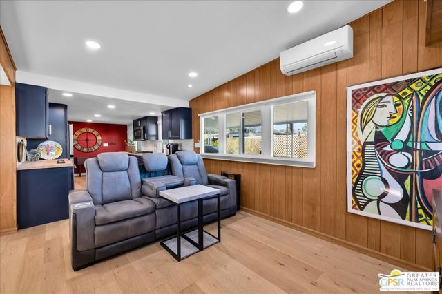 155 Laguna, Palm Springs, CA 92264