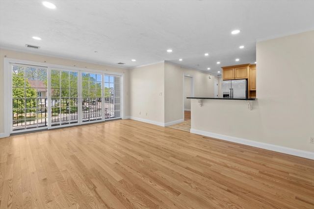 57 Dedham Ave 201, Needham, MA 02492
