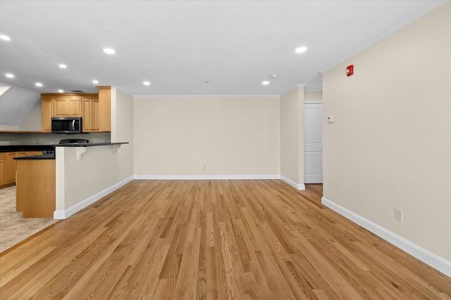 57 Dedham Ave 201, Needham, MA 02492