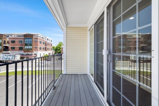 57 Dedham Ave 201, Needham, MA 02492