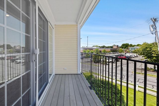 57 Dedham Ave 201, Needham, MA 02492
