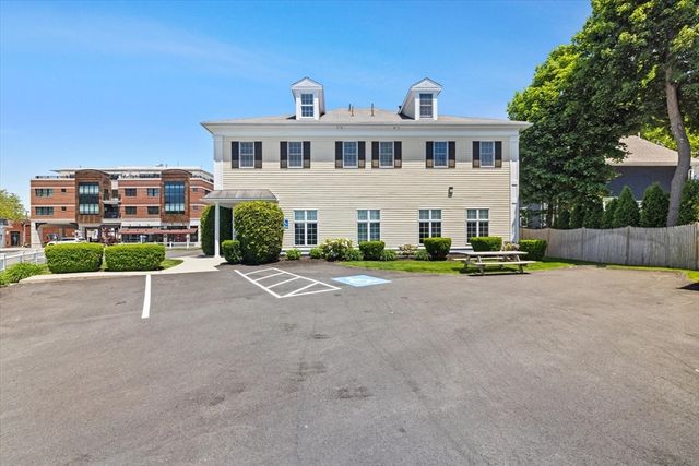 57 Dedham Ave 201, Needham, MA 02492