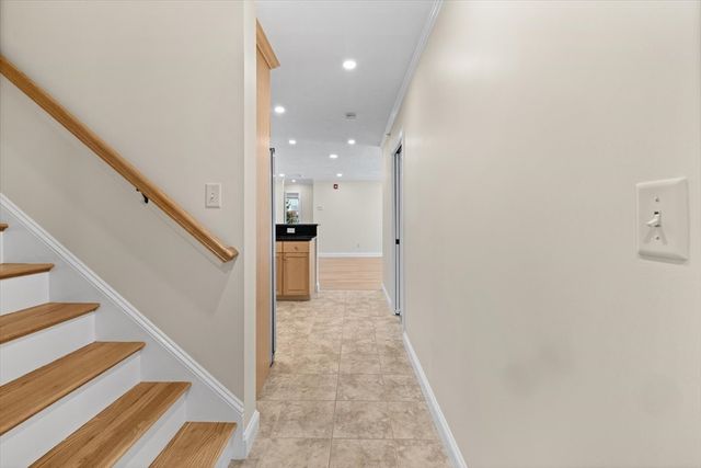 57 Dedham Ave 201, Needham, MA 02492