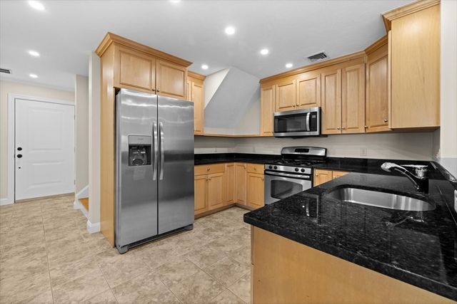 57 Dedham Ave 201, Needham, MA 02492