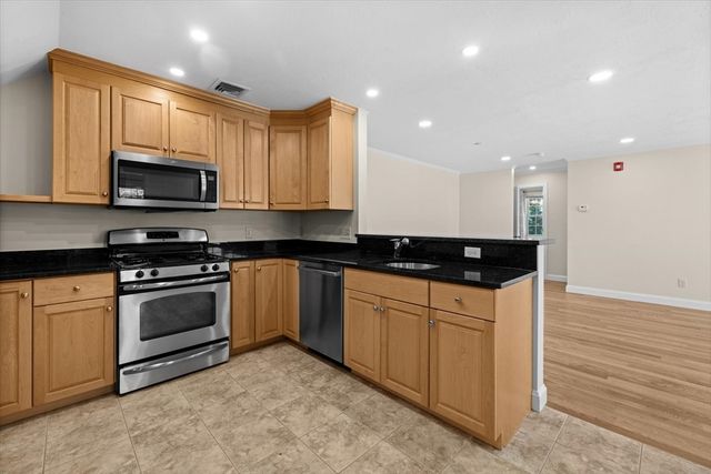 57 Dedham Ave 201, Needham, MA 02492