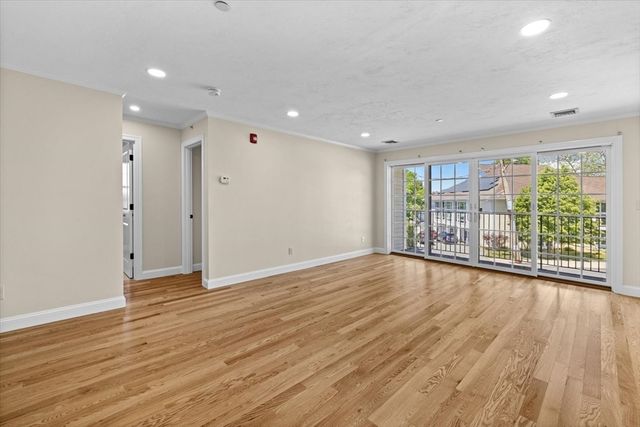 57 Dedham Ave 201, Needham, MA 02492