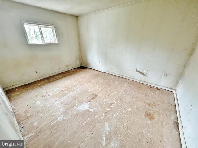 2311 LOG CABIN RD, York, PA 17408