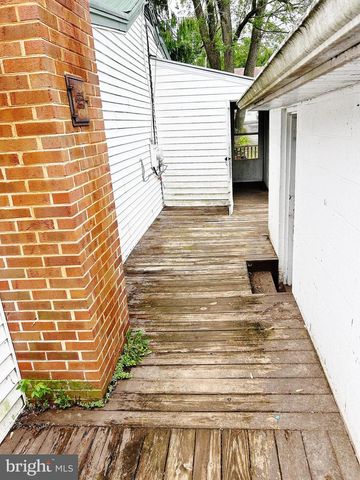 2311 LOG CABIN RD, York, PA 17408