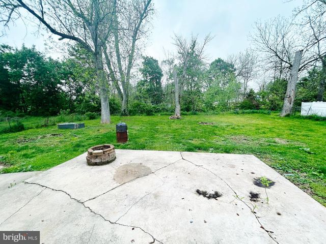 2311 LOG CABIN RD, York, PA 17408