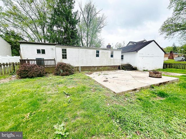 2311 LOG CABIN RD, York, PA 17408