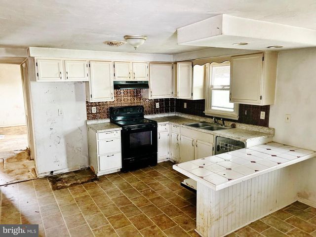 2311 LOG CABIN RD, York, PA 17408