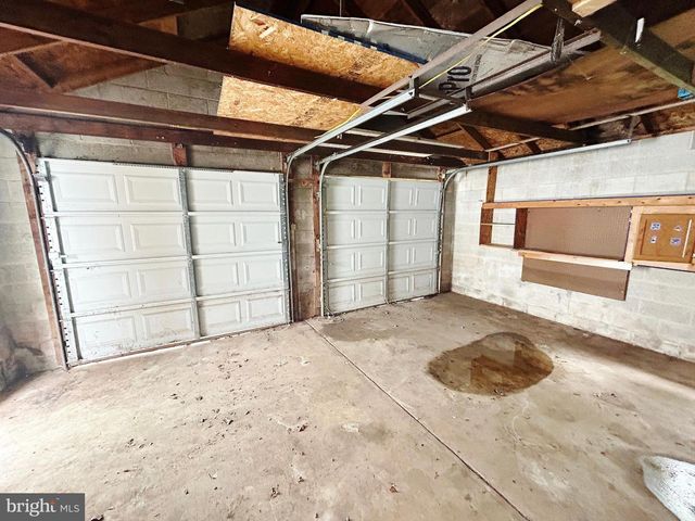 2311 LOG CABIN RD, York, PA 17408