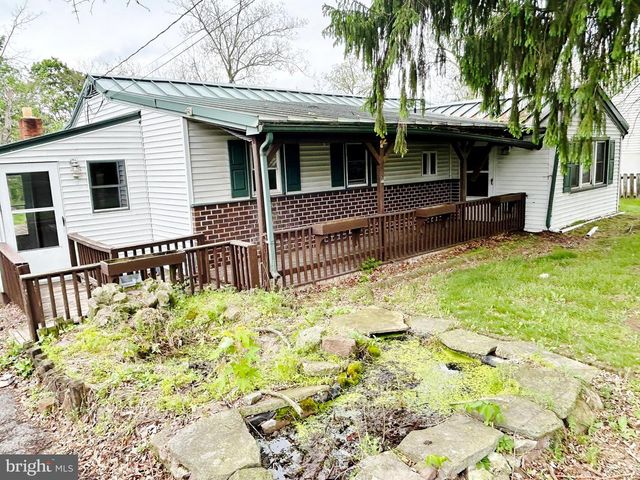 2311 LOG CABIN RD, York, PA 17408