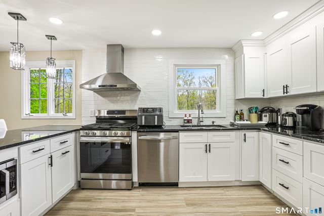 6 Winding Road, Brookfield, CT 06804