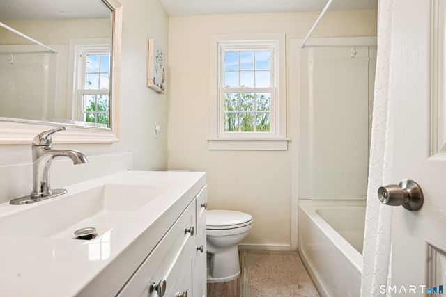 6 Winding Road, Brookfield, CT 06804