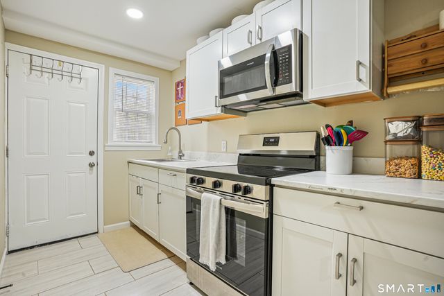 6 Winding Road, Brookfield, CT 06804