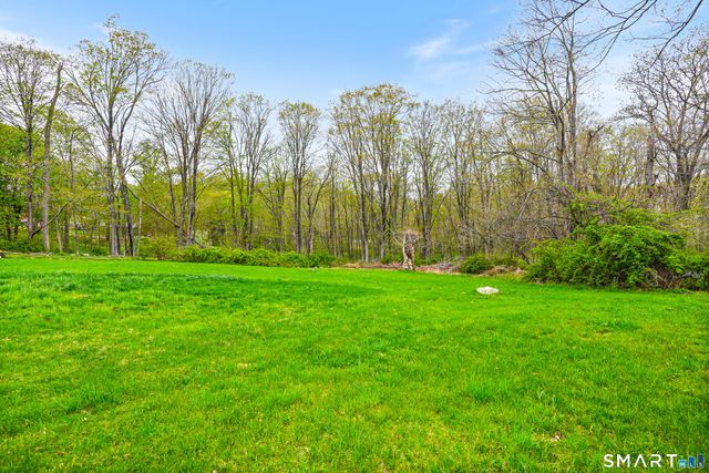 6 Winding Road, Brookfield, CT 06804