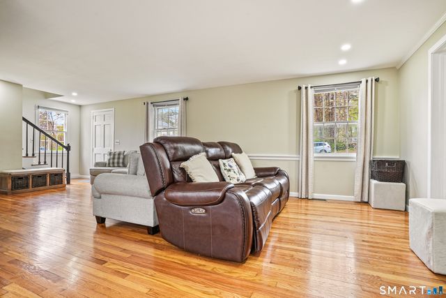 6 Winding Road, Brookfield, CT 06804