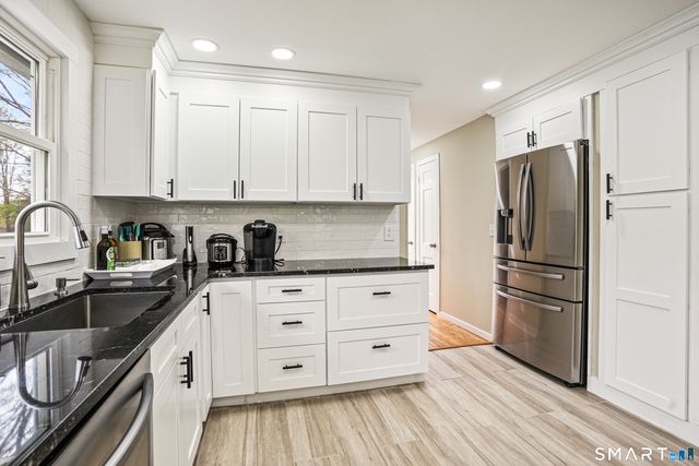 6 Winding Road, Brookfield, CT 06804