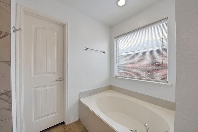 2008 Woodhurst Trail, Heartland, TX 75126