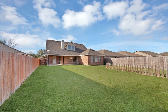 2008 Woodhurst Trail, Heartland, TX 75126