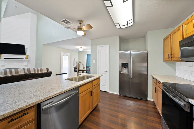 2008 Woodhurst Trail, Heartland, TX 75126