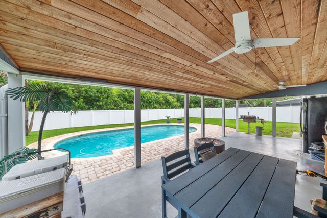 6145 SE Audubon Lane, Hobe Sound, FL 33455