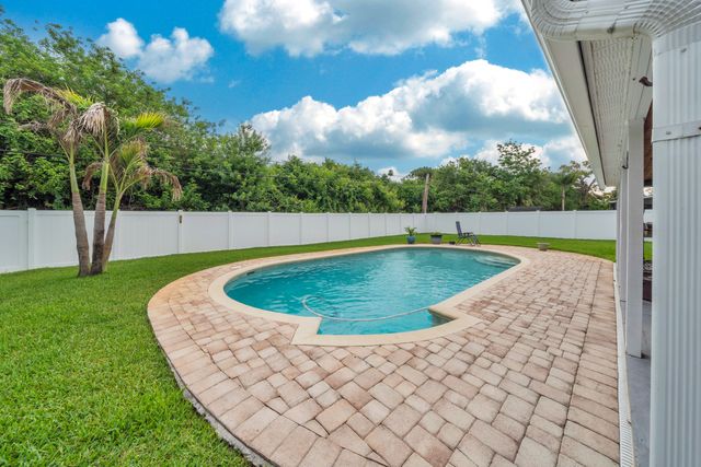 6145 SE Audubon Lane, Hobe Sound, FL 33455