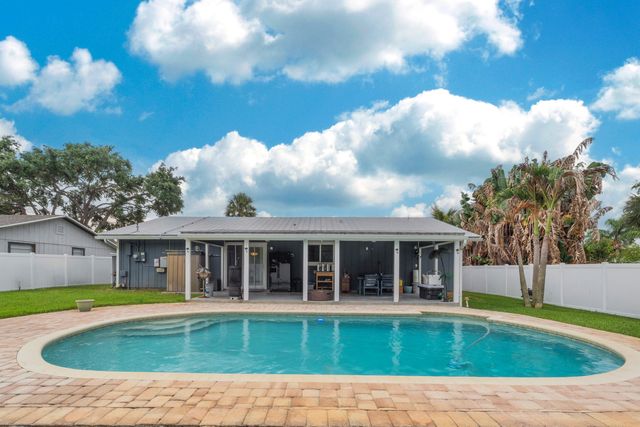 6145 SE Audubon Lane, Hobe Sound, FL 33455