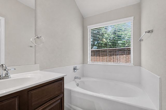 5104 Chatfield Place, Arlington, TX 76017