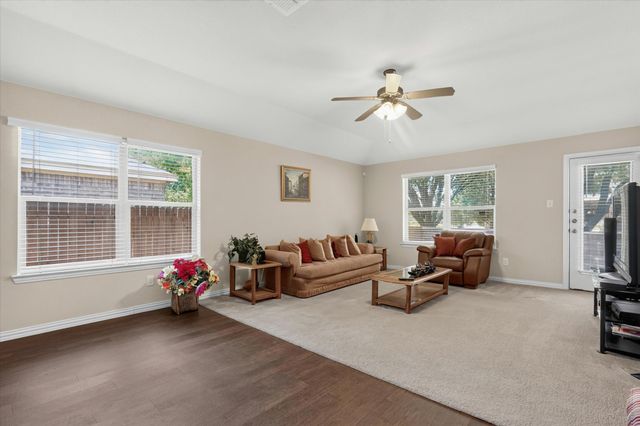 5104 Chatfield Place, Arlington, TX 76017