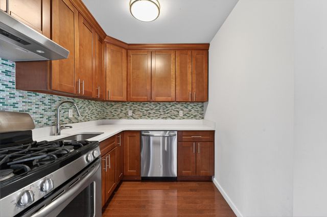 14906 Northern Blvd Apt 501, New York City, NY 11354