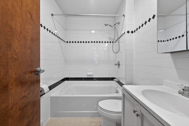 14906 Northern Blvd Apt 501, New York City, NY 11354