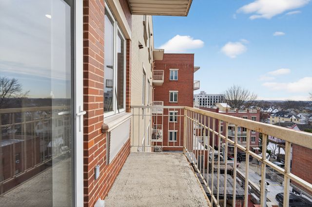 14906 Northern Blvd Apt 501, New York City, NY 11354