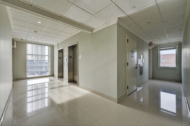 14906 Northern Blvd Apt 501, New York City, NY 11354