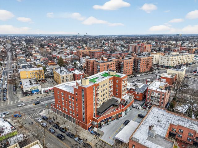 14906 Northern Blvd Apt 501, New York City, NY 11354