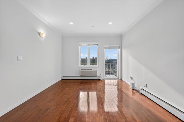 14906 Northern Blvd Apt 501, New York City, NY 11354