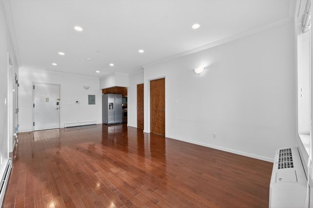 14906 Northern Blvd Apt 501, New York City, NY 11354