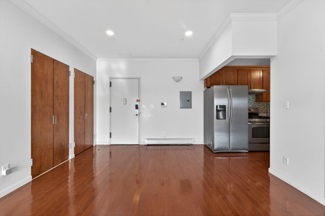 14906 Northern Blvd Apt 501, New York City, NY 11354