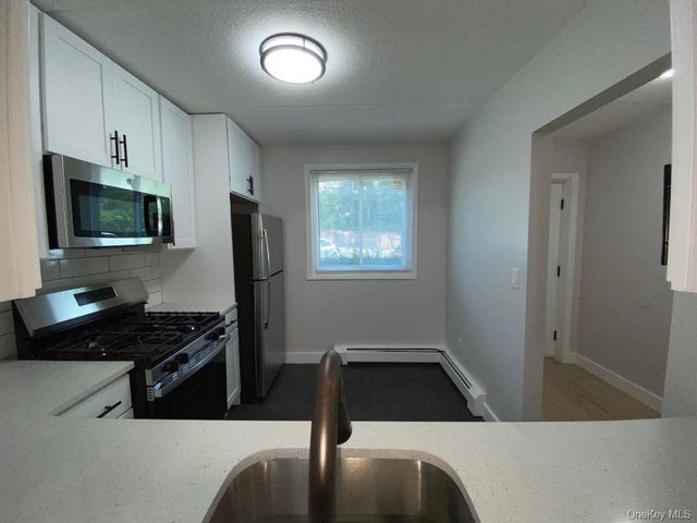 85 N Middletown Road A4, Nanuet, NY 10954