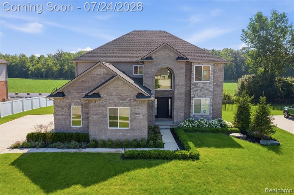 32169 Adam Brown Drive, Rockwood, MI 48173