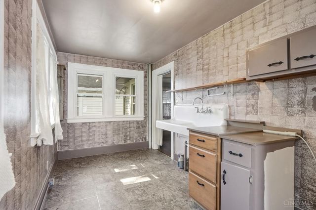 111 N Sutphin Street, Middletown, OH 45042