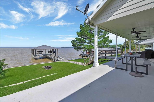 172 Little Dove, Livingston, TX 77351