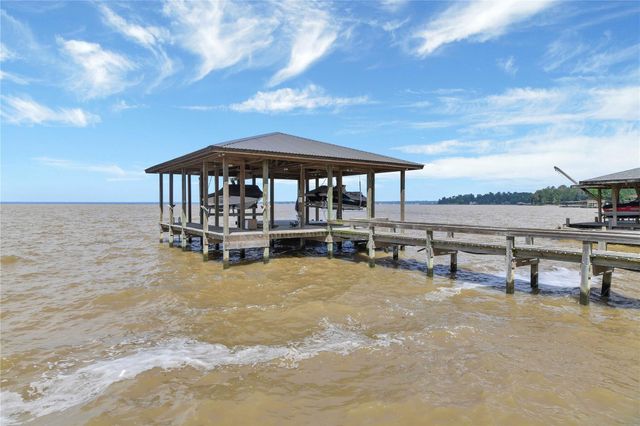 172 Little Dove, Livingston, TX 77351