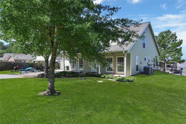 172 Little Dove, Livingston, TX 77351