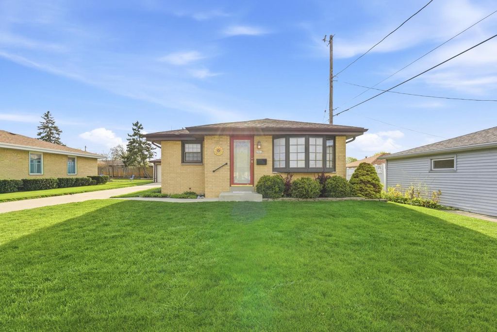 4961 24th STREET, Milwaukee, WI 53221