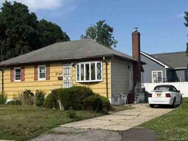 330 Vespucci Avenue, Copiague, NY 11726