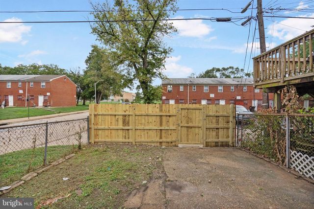 945 N ASHBURTON ST, Baltimore, MD 21216