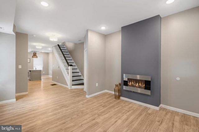 945 N ASHBURTON ST, Baltimore, MD 21216