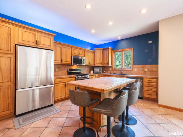 1318 AMANDA Drive, Metamora, IL 61548
